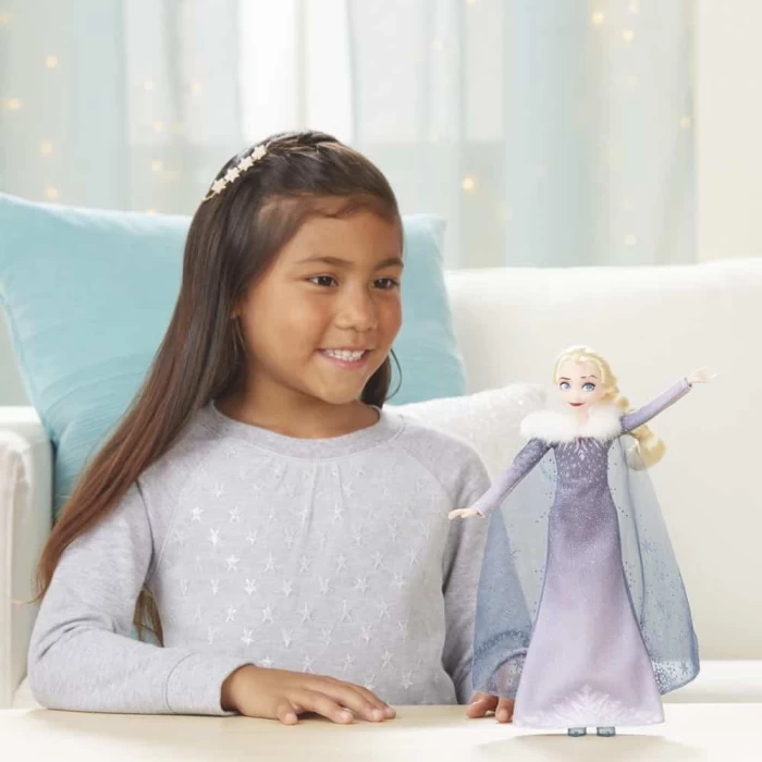 Hasbro Lalka Elsa Śpiewająca